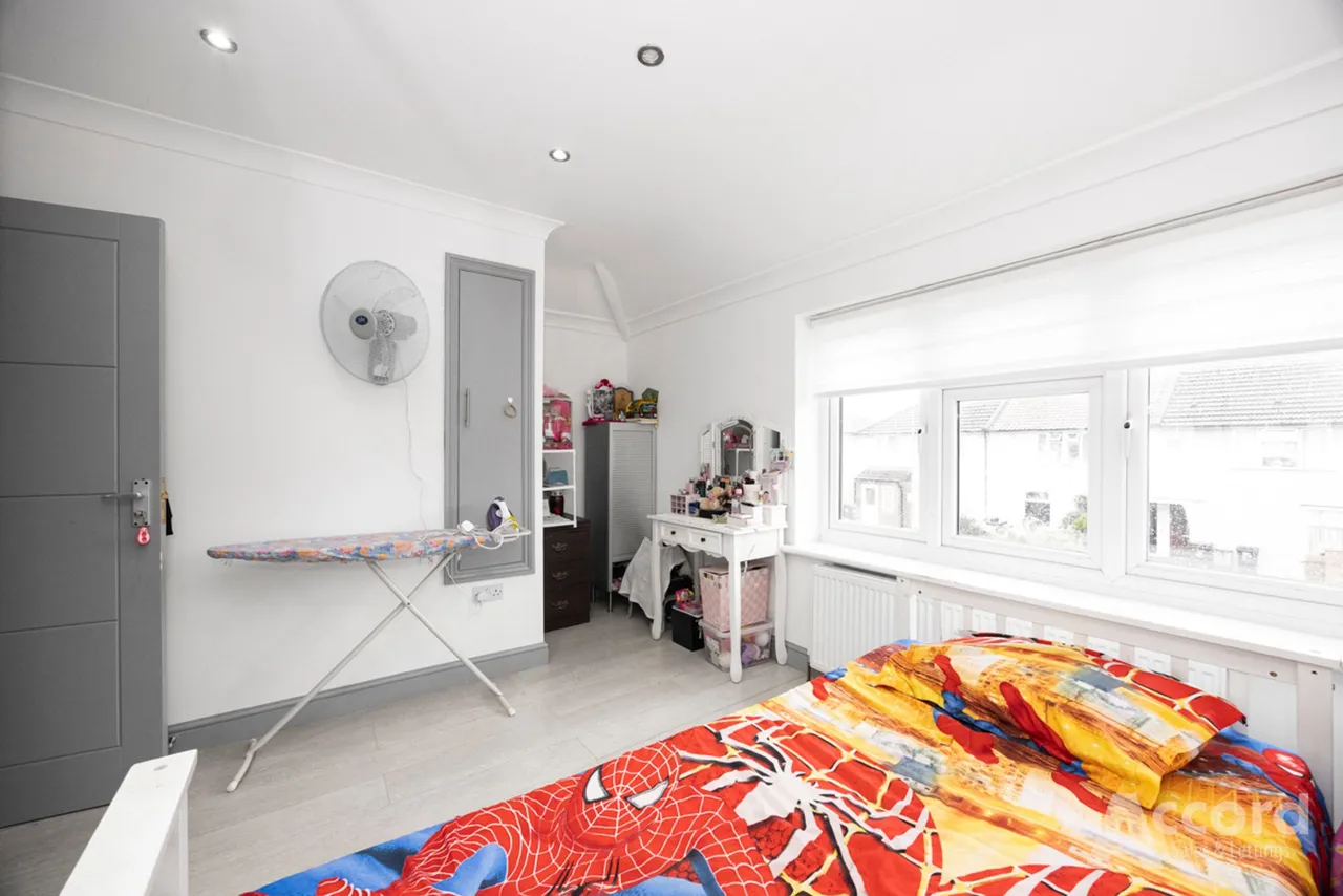 Westfield Road, Dagenham, RM9, photo 46