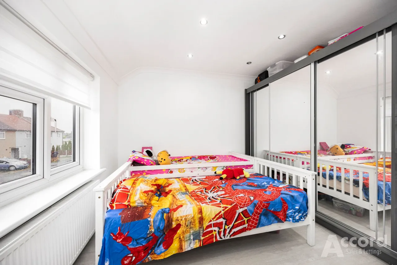 Westfield Road, Dagenham, RM9, photo 45