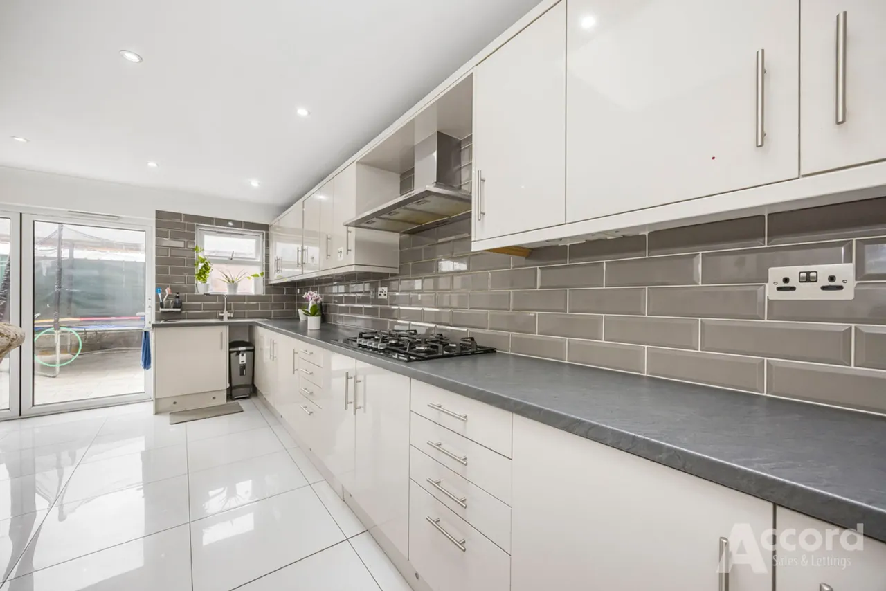 Westfield Road, Dagenham, RM9, photo 6