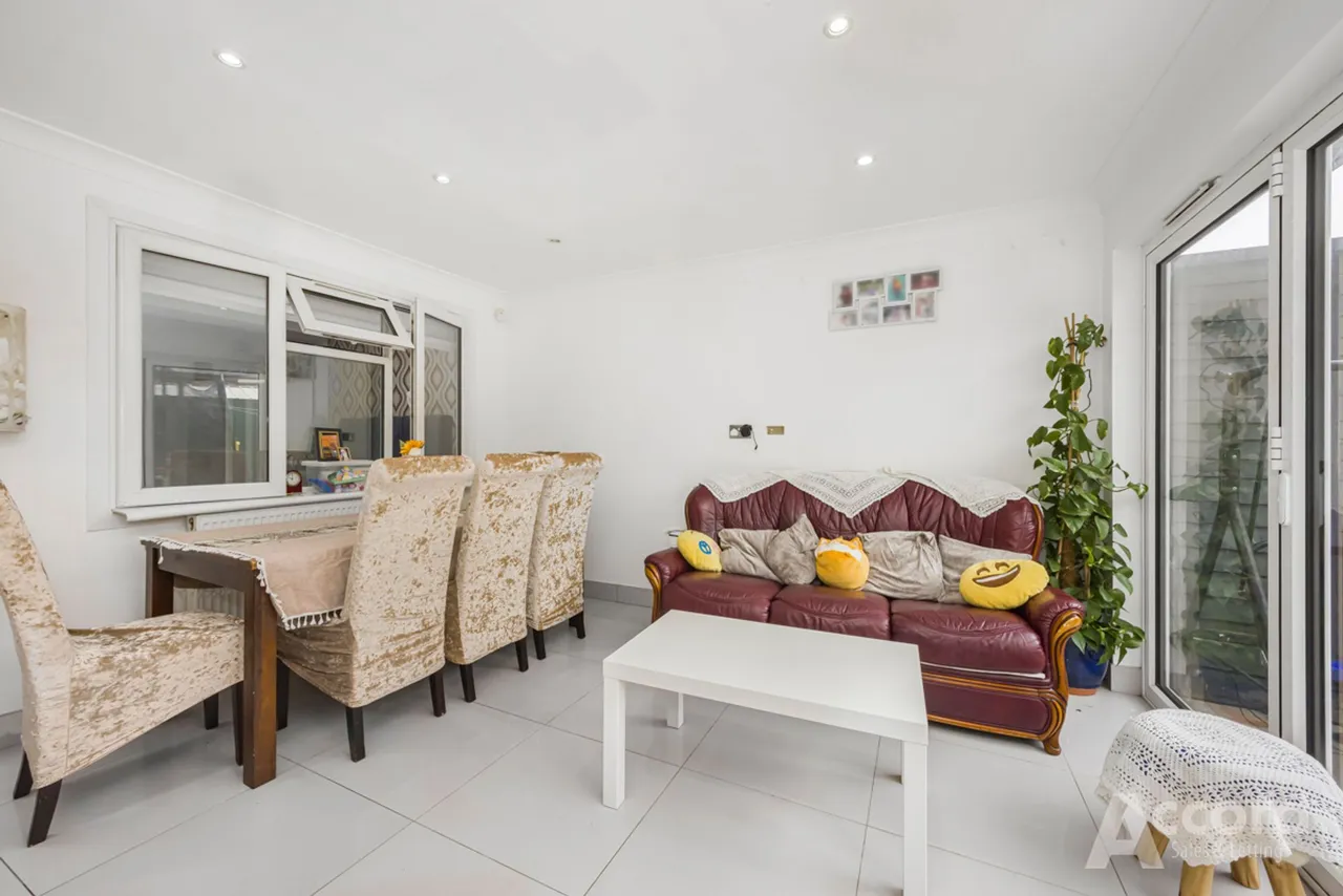 Westfield Road, Dagenham, RM9, photo 35