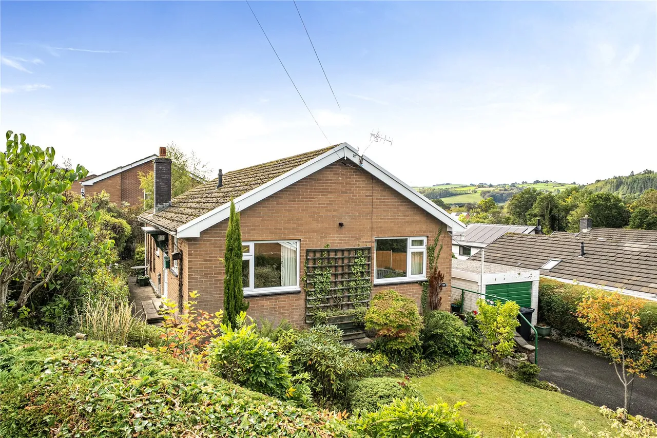 2 bed house for sale, Gorn Road, Llanidloes