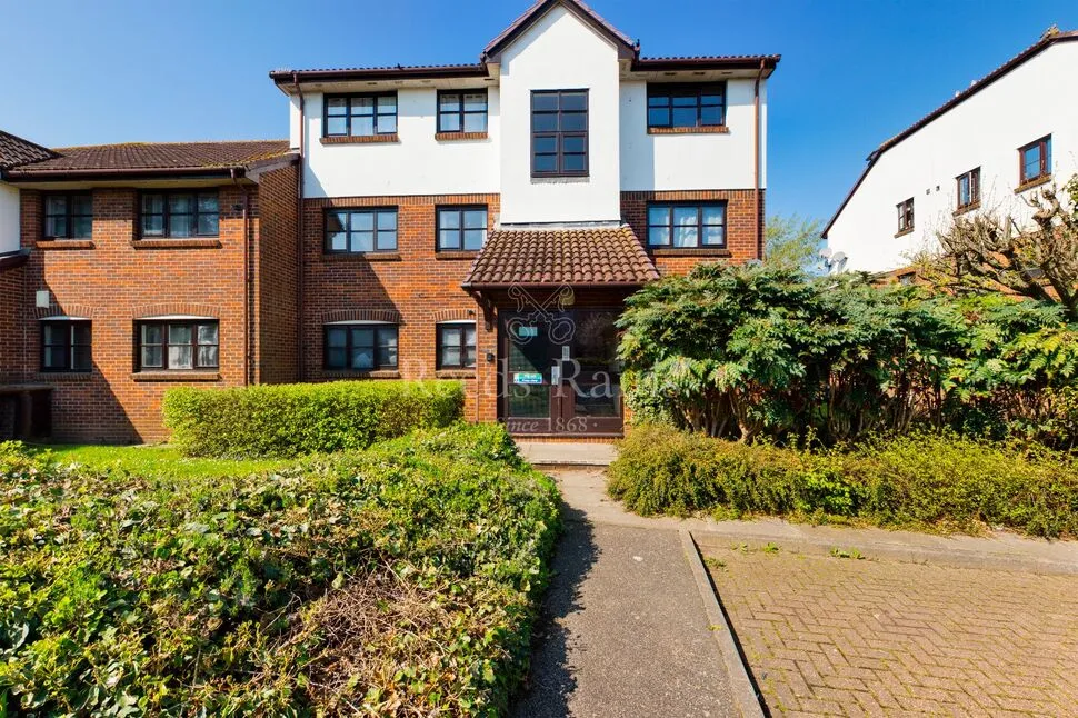 2 bed flat for sale — Bishops Court, Greenhithe, Kent, DA9