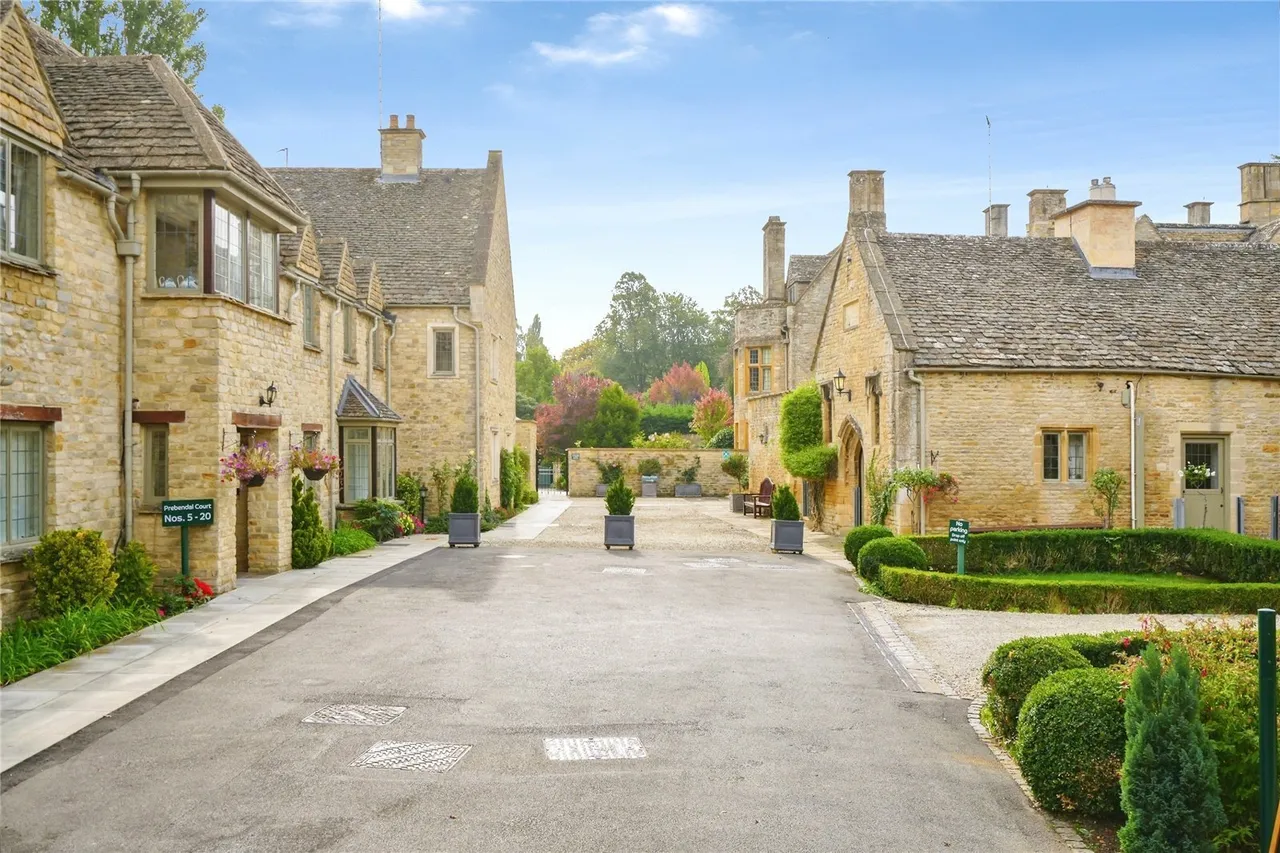 Station Road, Shipton-under-Wychwood, OX7, photo 13