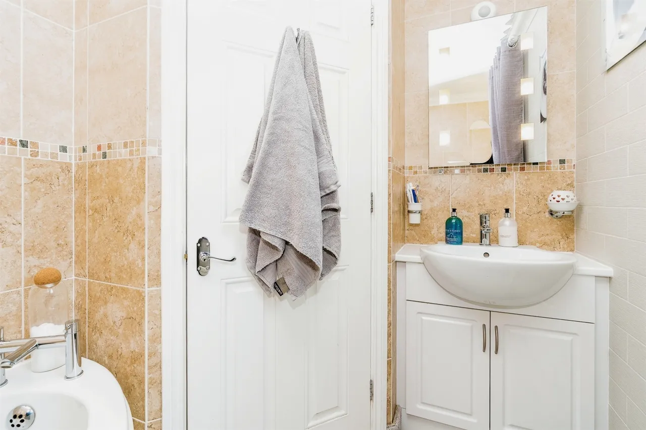 Betjeman Close, Larkfield, ME20, photo 10