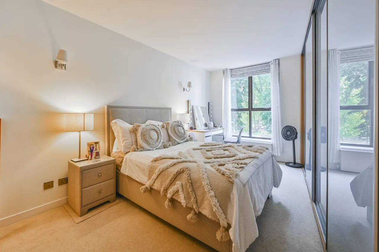 Flat 5, 4-6 Islington Green, London, photo 7