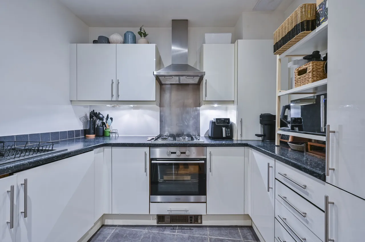 Flat 5, 4-6 Islington Green, London, photo 8