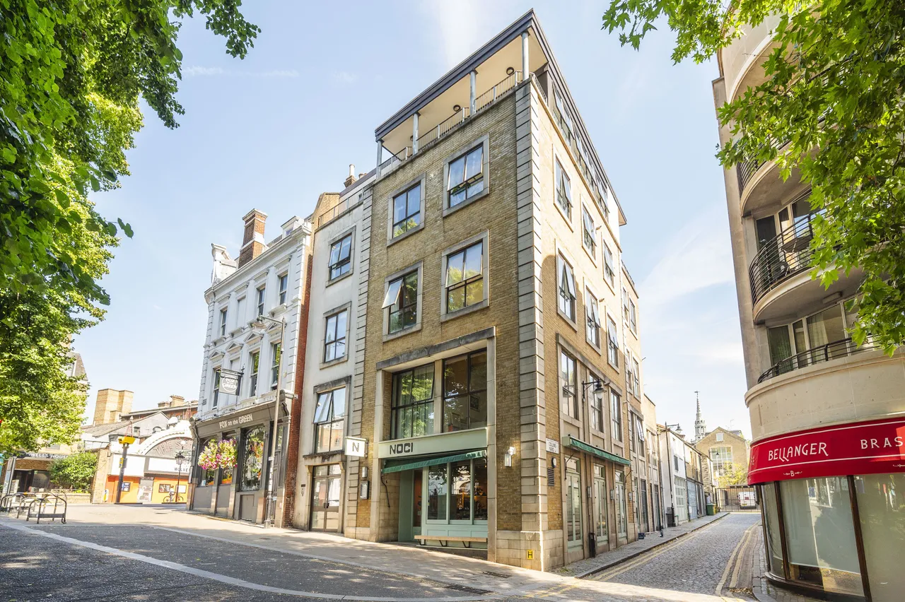 Flat 5, 4-6 Islington Green, London, photo 2