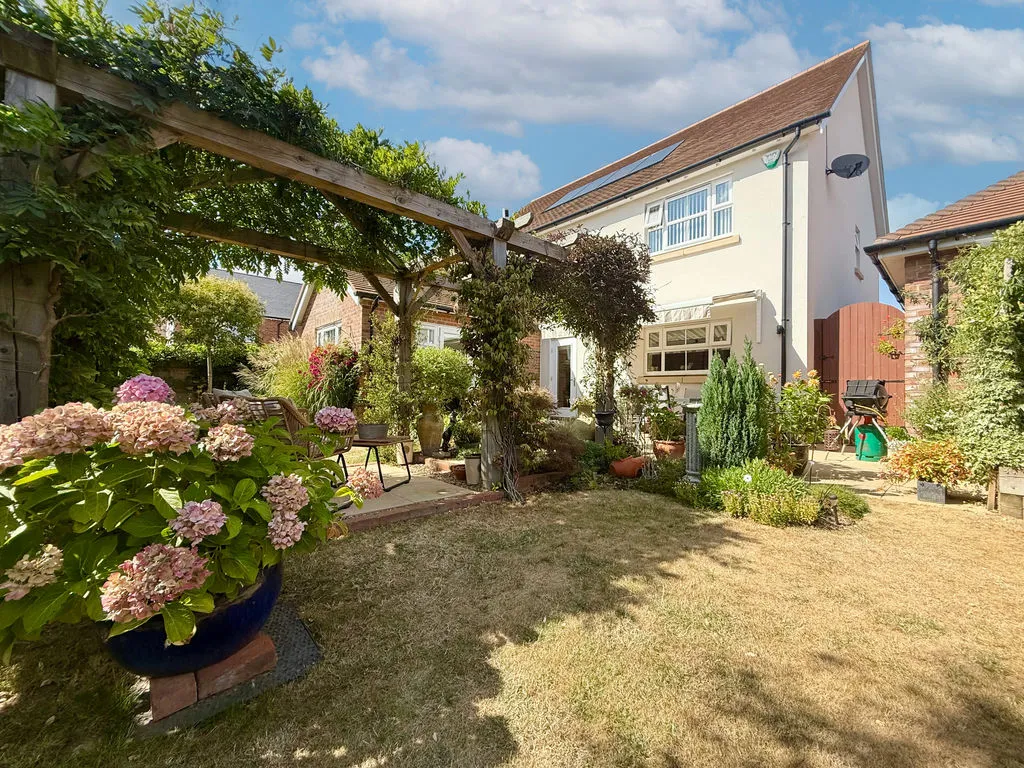 Crabtree Close, Great Horwood MK17 0FP, photo 2