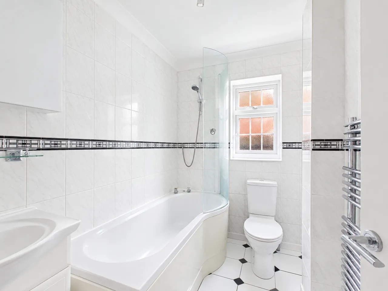 Kenilworth Road, Ashford, TW15, photo 7