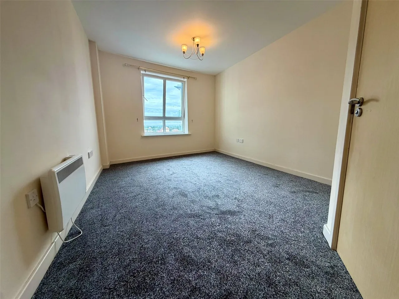 Oriental Road, Woking, GU22, photo 2