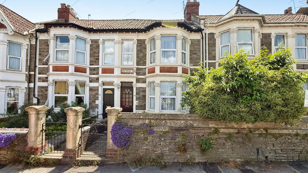 3 bed house for sale — Montrose Park, Brislington, Bristol, BS4 4JF