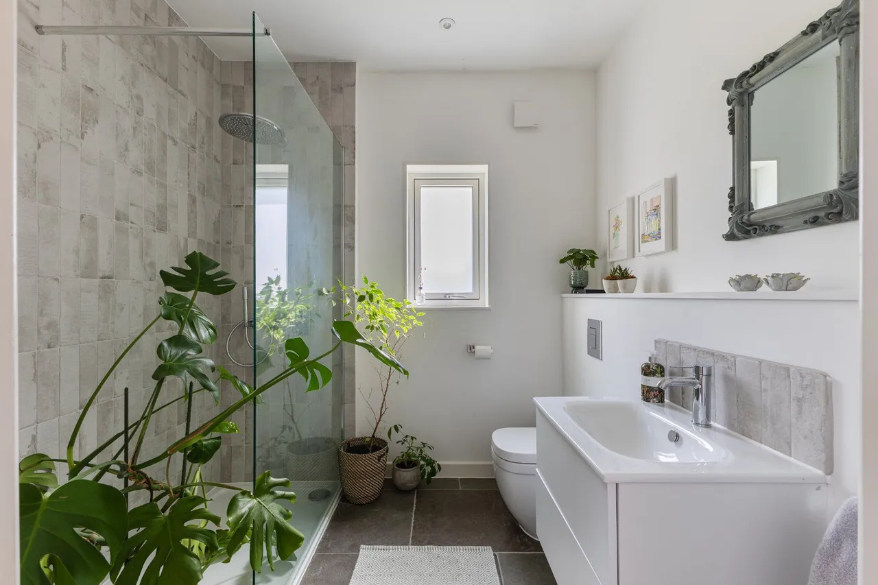 Cerney Wick Lane, South Cerney, Cirencester, Gloucestershire, GL7 5FY, photo 10