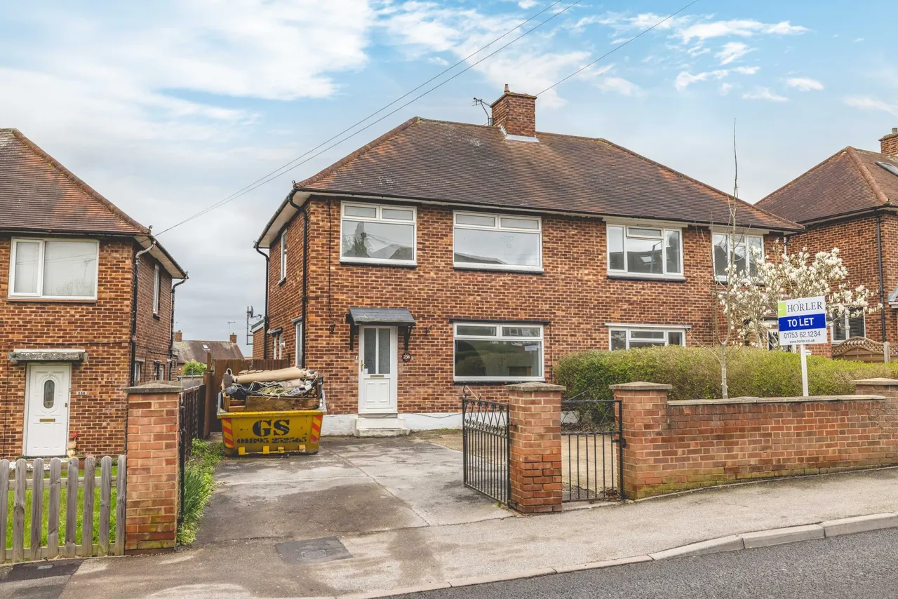 4 bed house to rent — Clewer Hill Road, Windsor, Berkshire, SL4 4DX