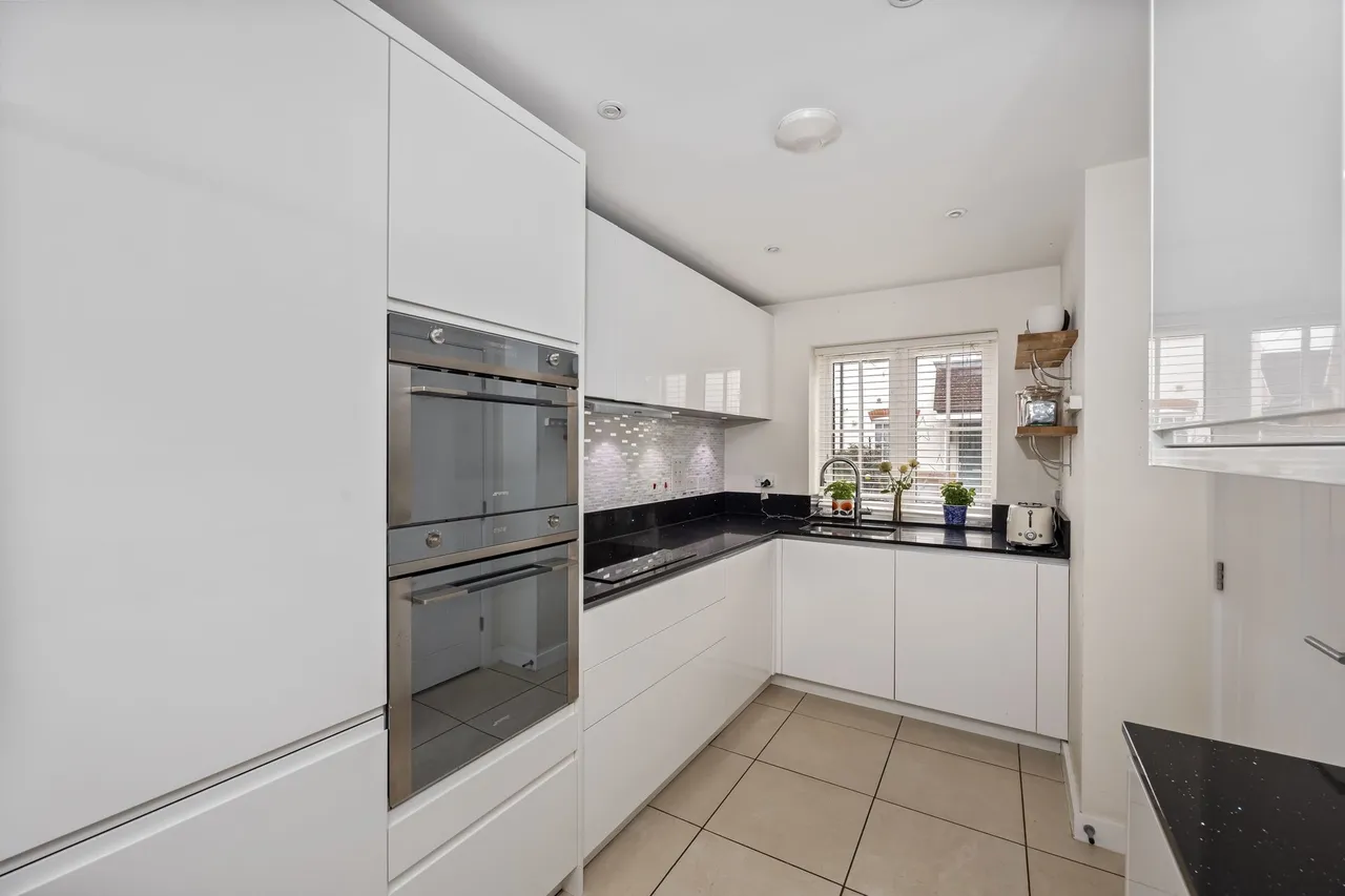 Churchill Way, Broadbridge Heath, RH12, photo 3