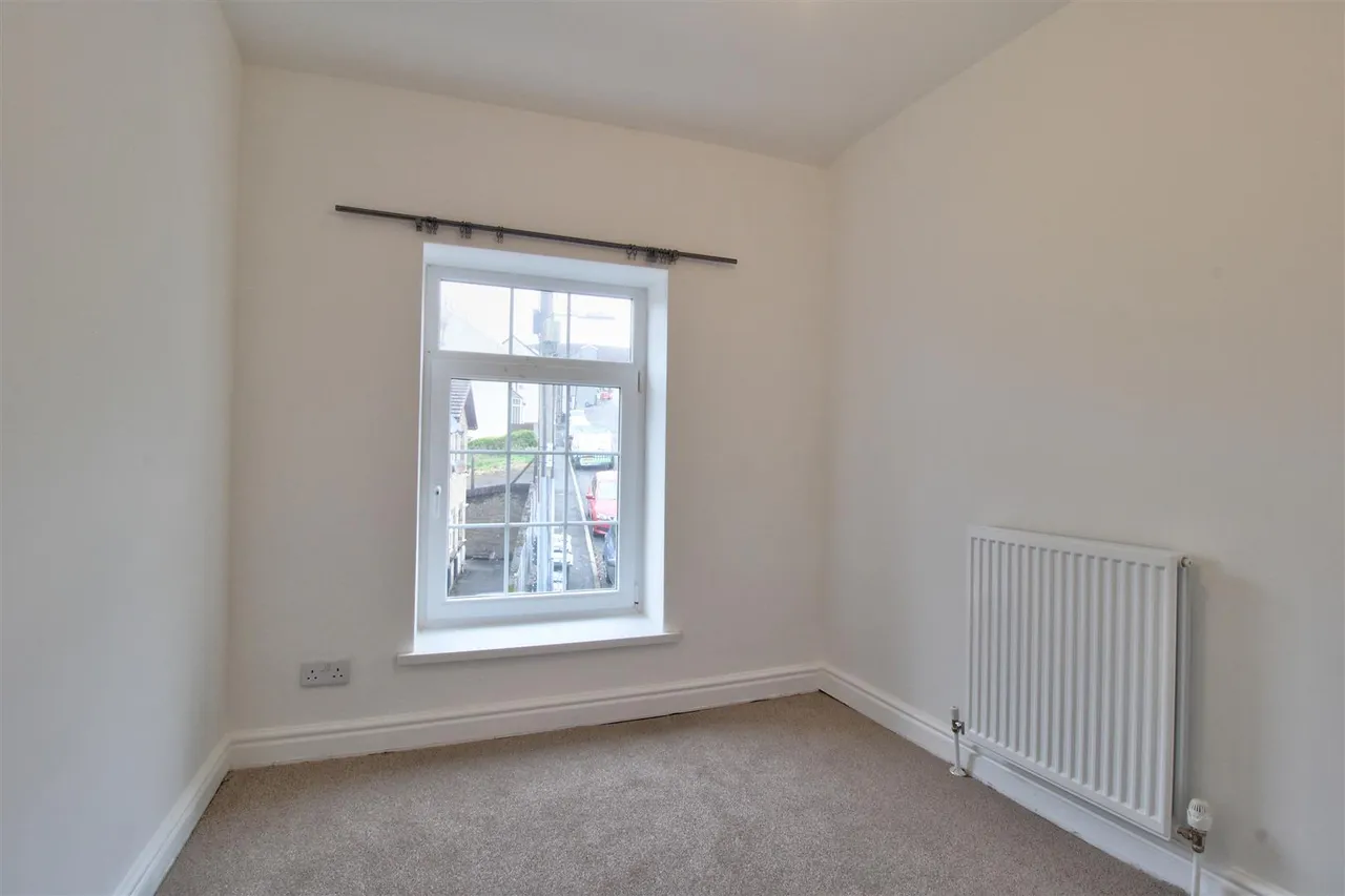 Rhiw Parc Road, Abertillery, NP13, photo 5