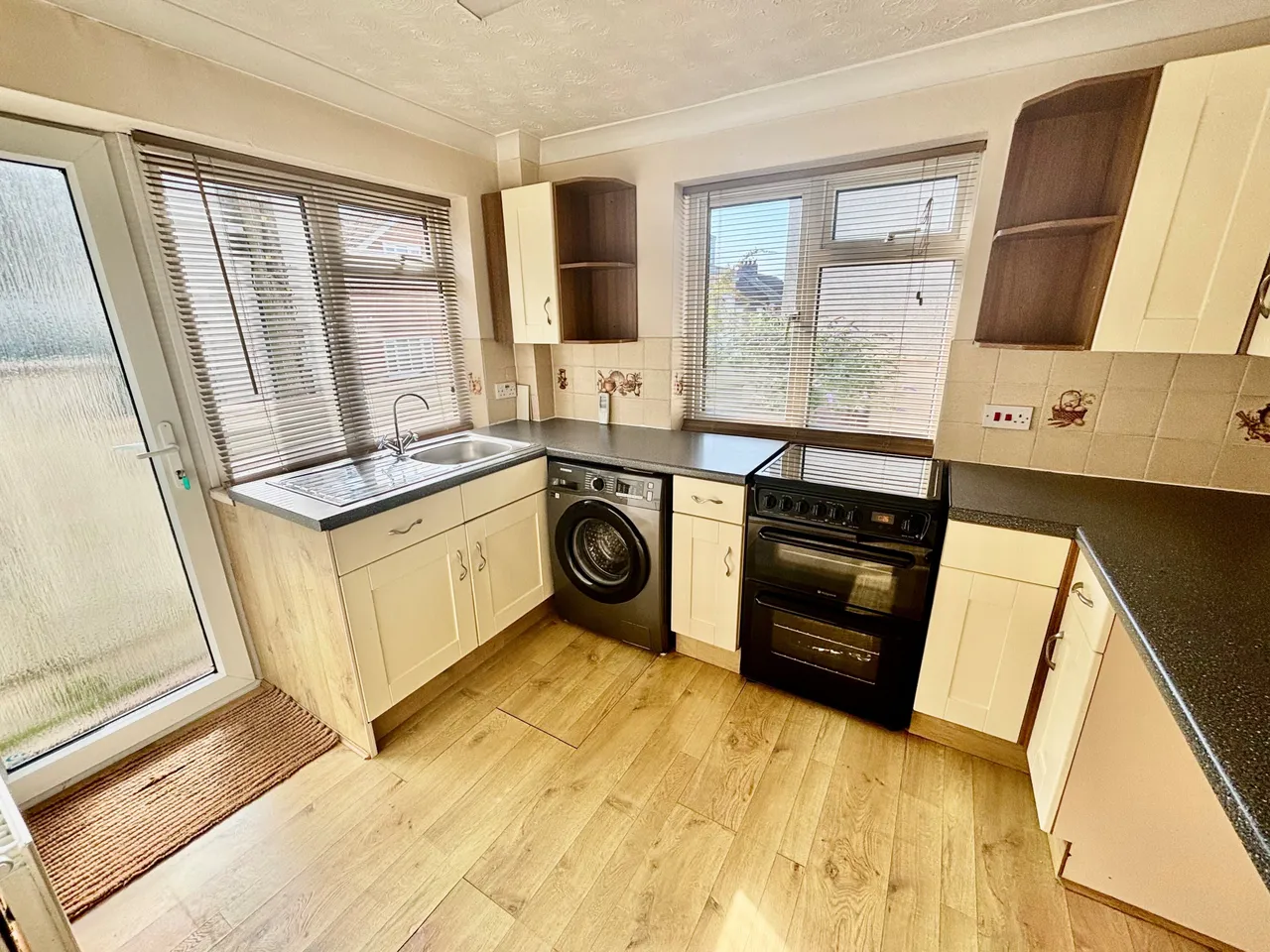 Highfield Road, Salisbury, SP2, photo 2