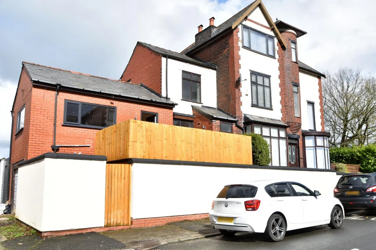 Milner Avenue, Seedfield, Bury, BL9 6NG, photo 9