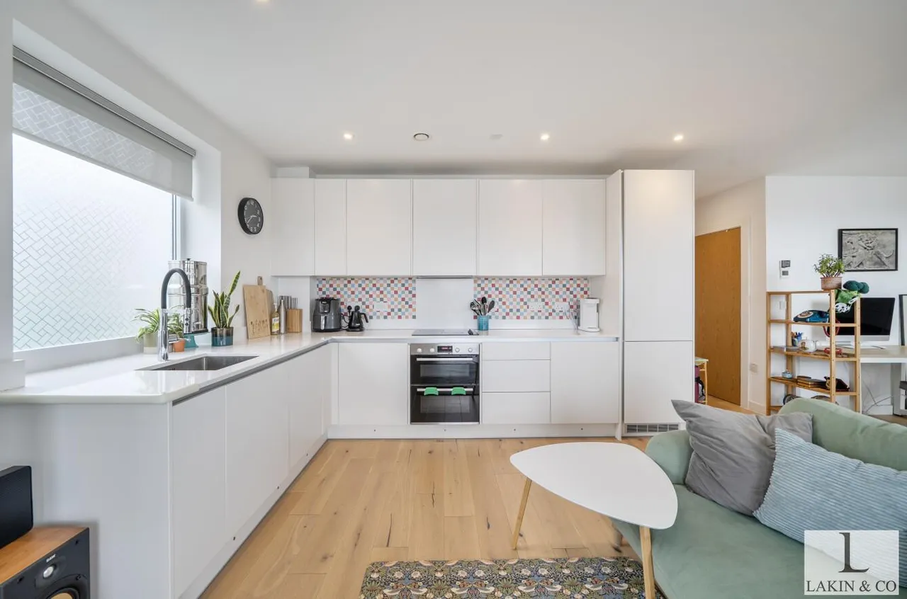 5 Hornchurch Road, Uxbridge, UB10 0YH, photo 3