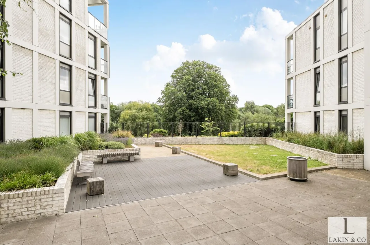 5 Hornchurch Road, Uxbridge, UB10 0YH, photo 13