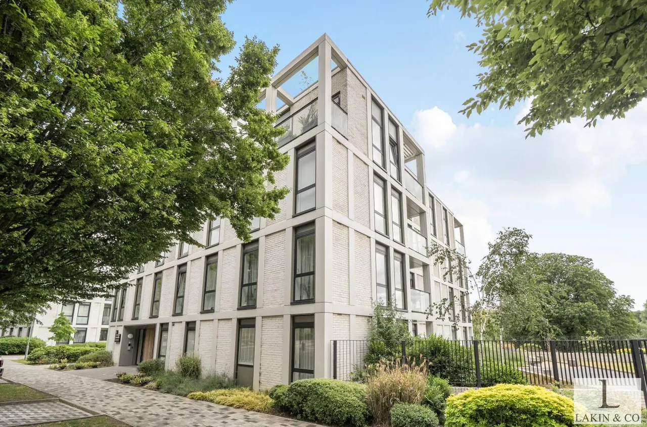 2 bed flat for sale — 5 Hornchurch Road, Uxbridge, UB10 0YH