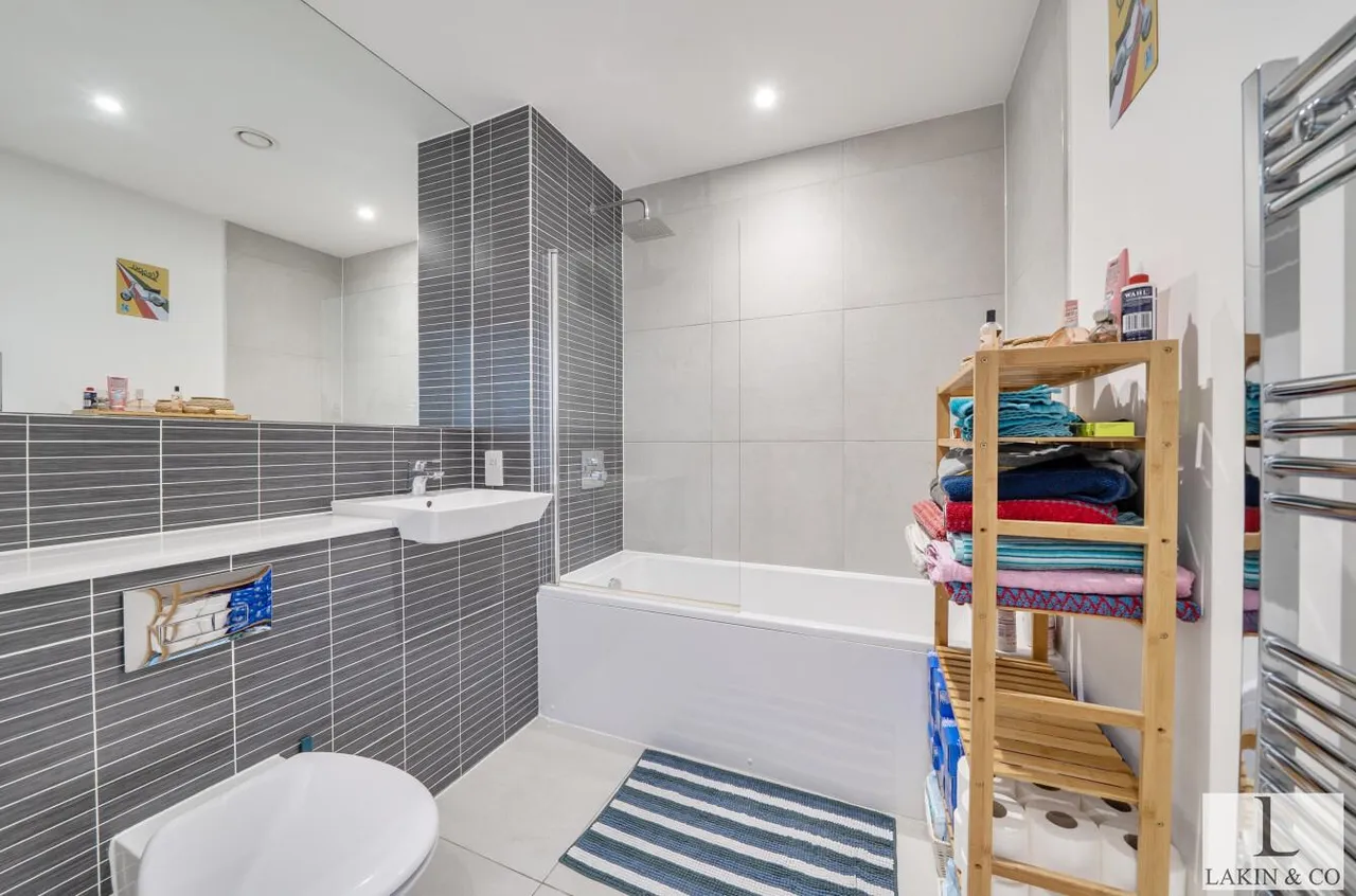 5 Hornchurch Road, Uxbridge, UB10 0YH, photo 11