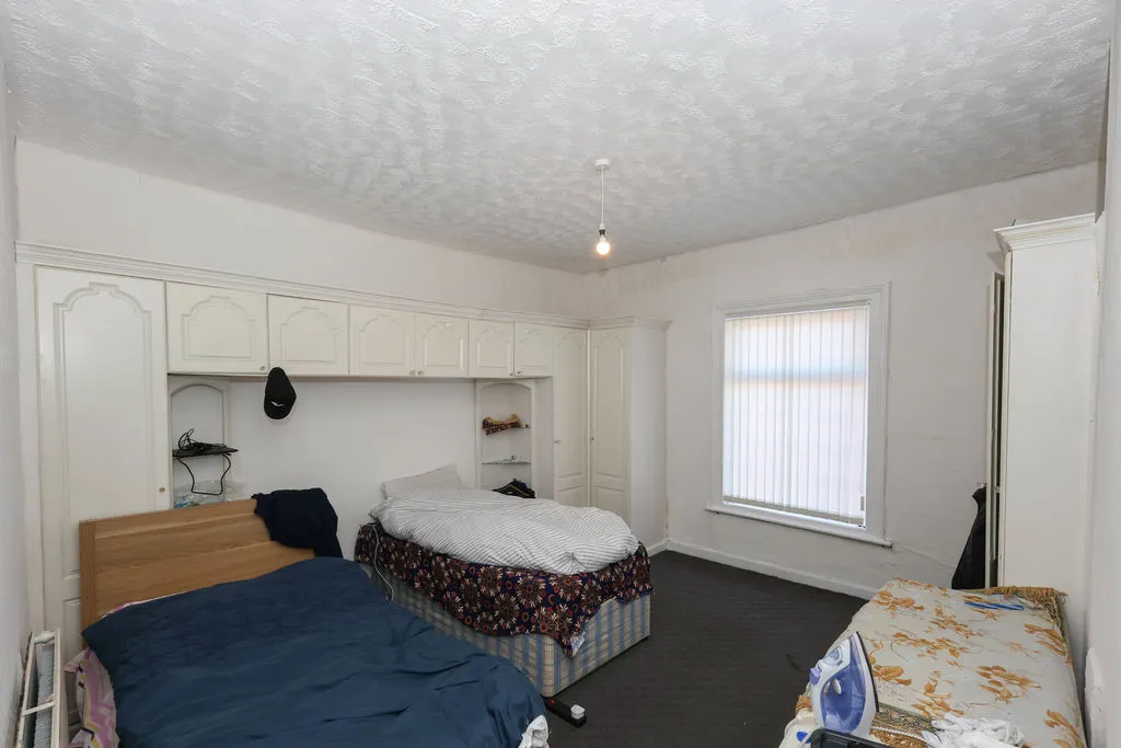 Royds Street, Rochdale OL16 5JS, photo 5