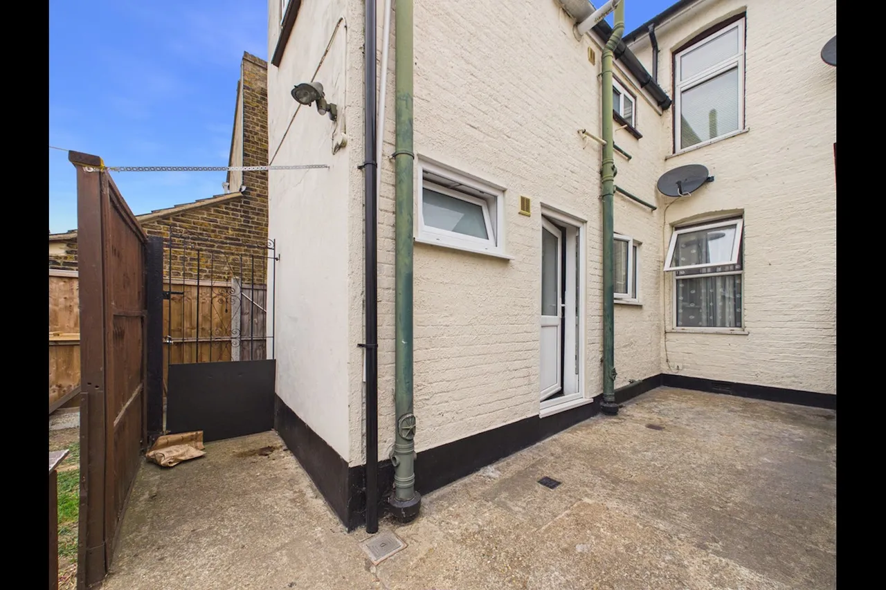 Victoria Road, Romford, RM1, photo 10