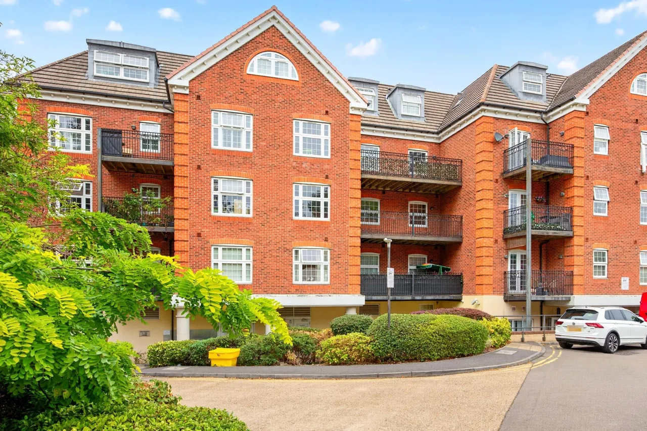 London Road, Camberley, GU15, photo 2