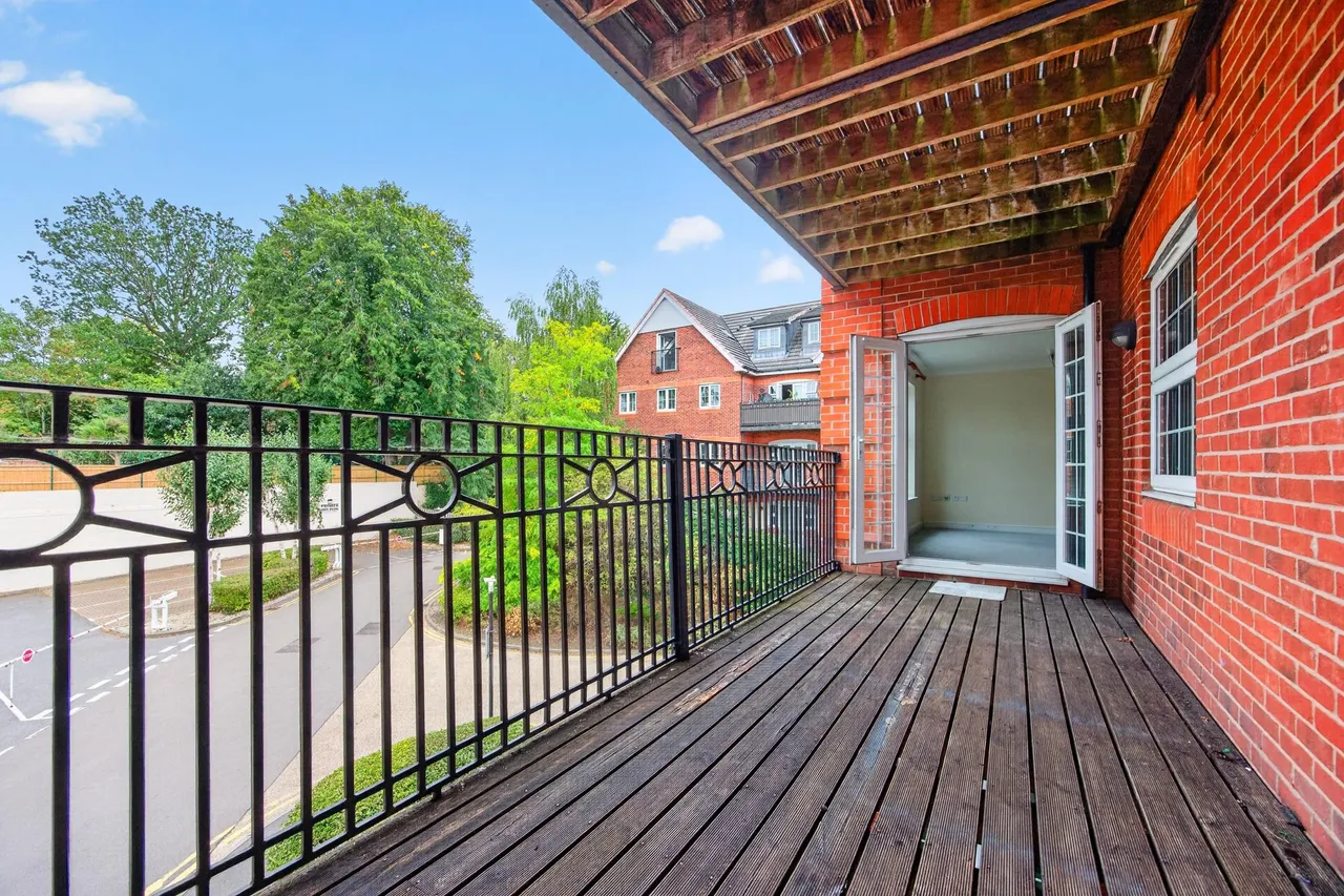 London Road, Camberley, GU15, photo 15