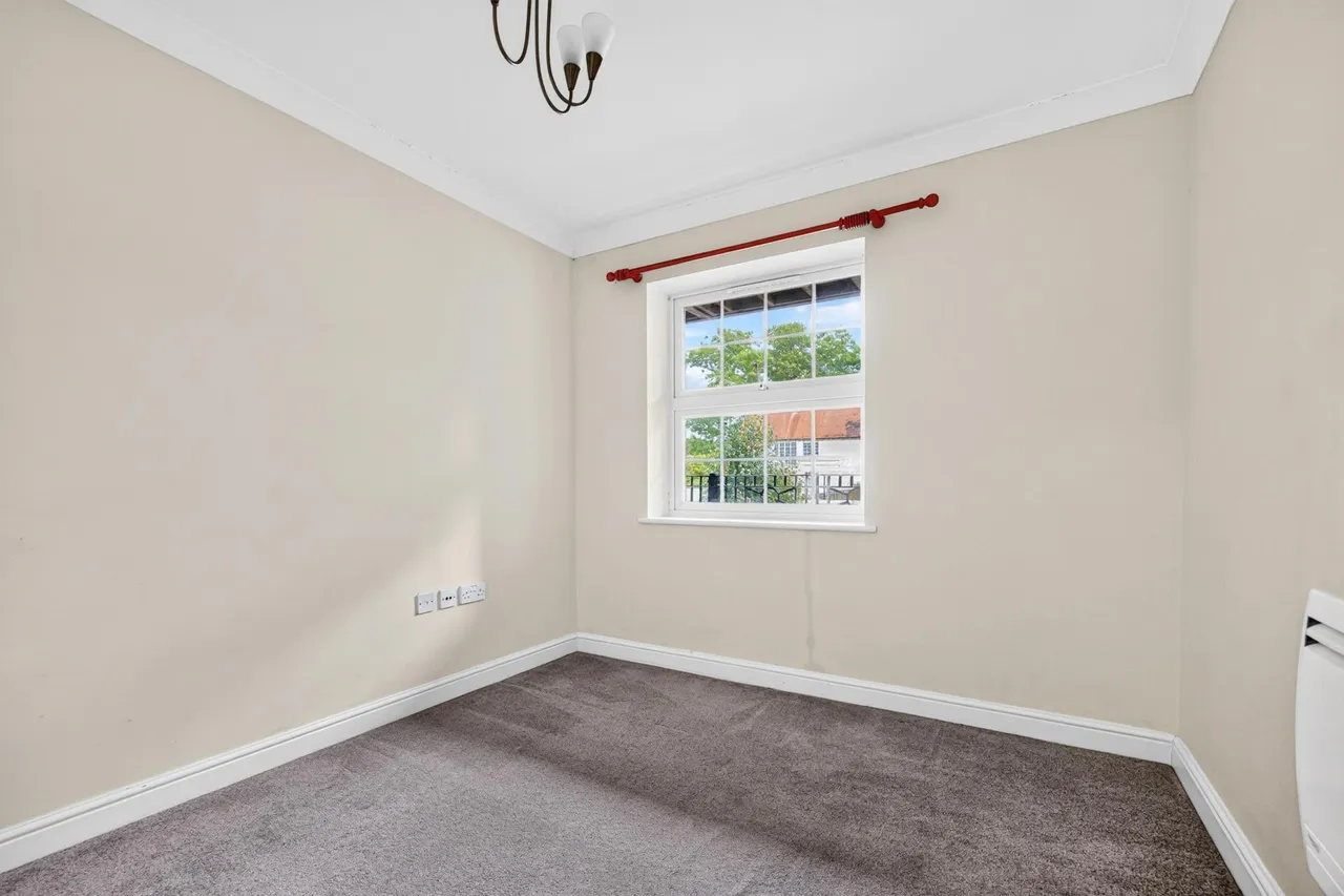 London Road, Camberley, GU15, photo 9