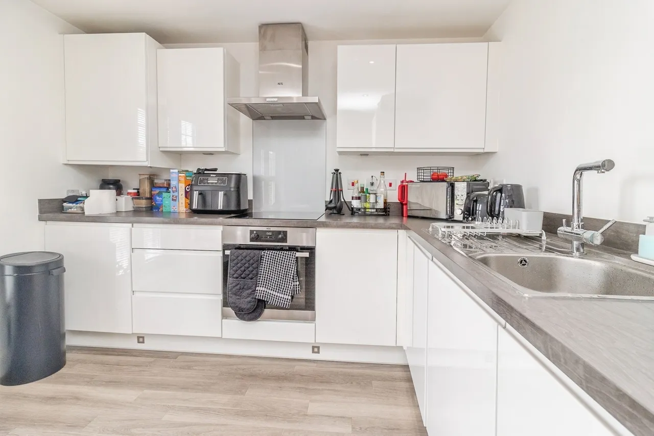Summerlin Drive, Woburn Sands, Milton Keynes, Buckinghamshire, MK17, photo 3