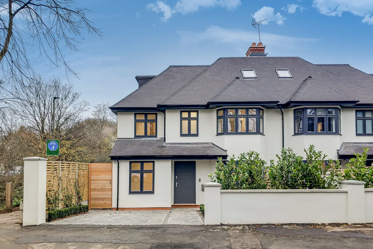 6 bed house to rent, Bridge Lane, Hendon, NW11