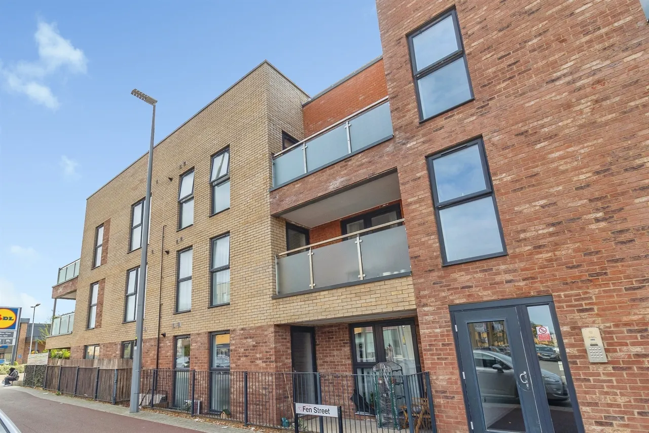 Fen Street, Brooklands, MK10, photo 2
