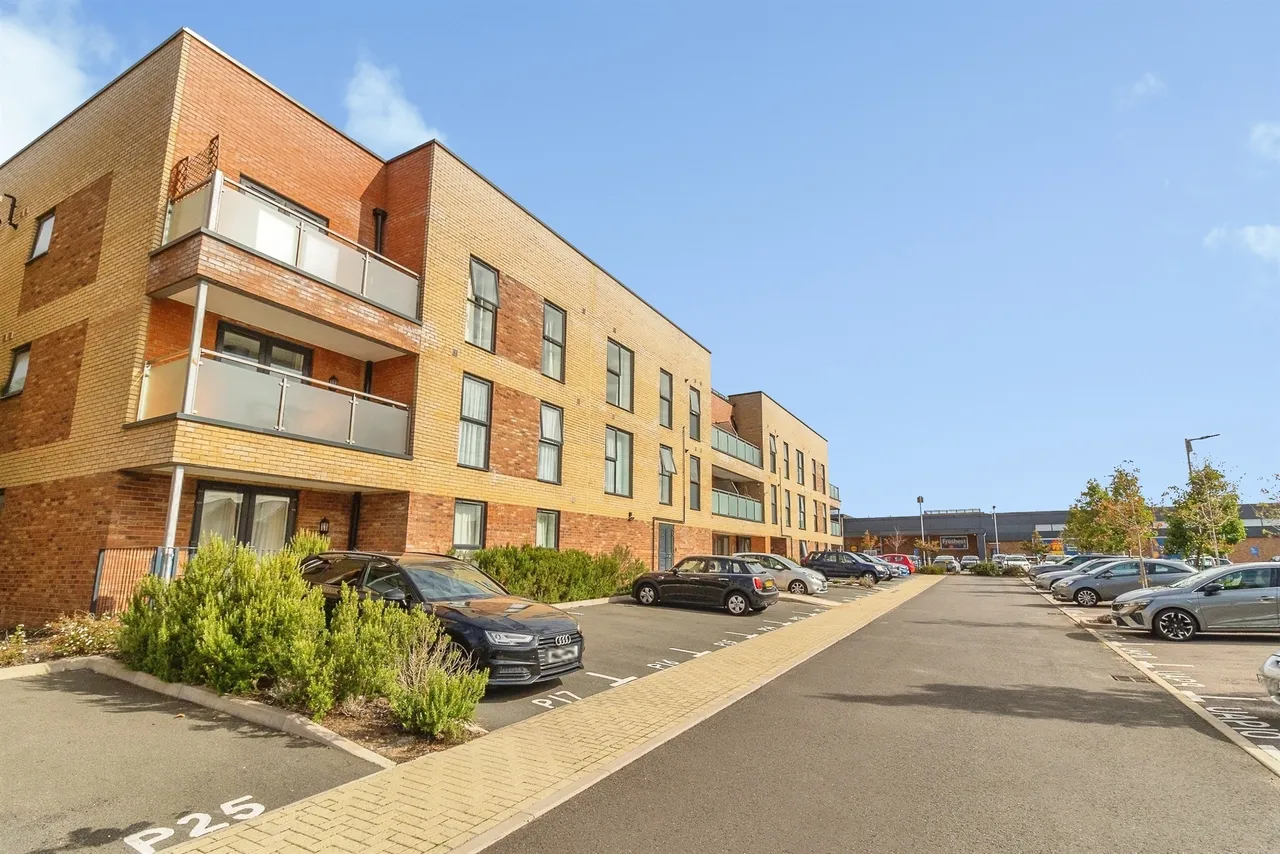 1 bed flat for sale, Fen Street, Brooklands, MK10