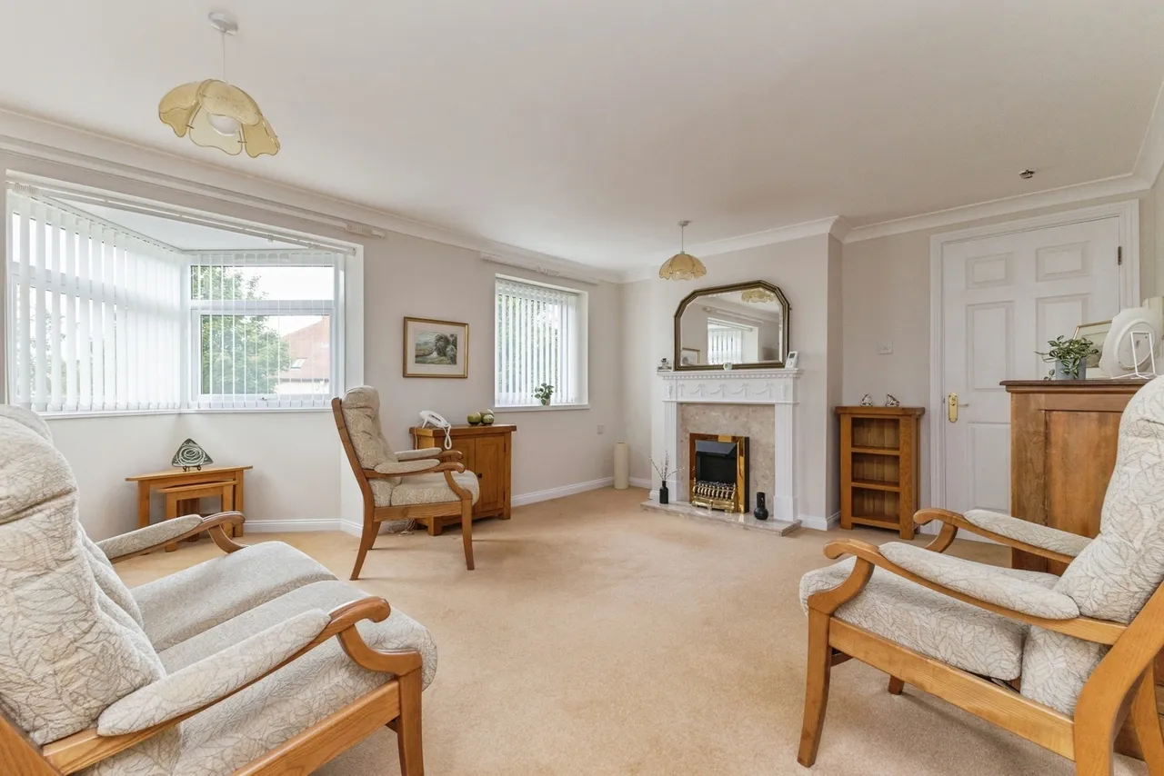 Wycliffe Court, Yarm, Durham, TS15, photo 2