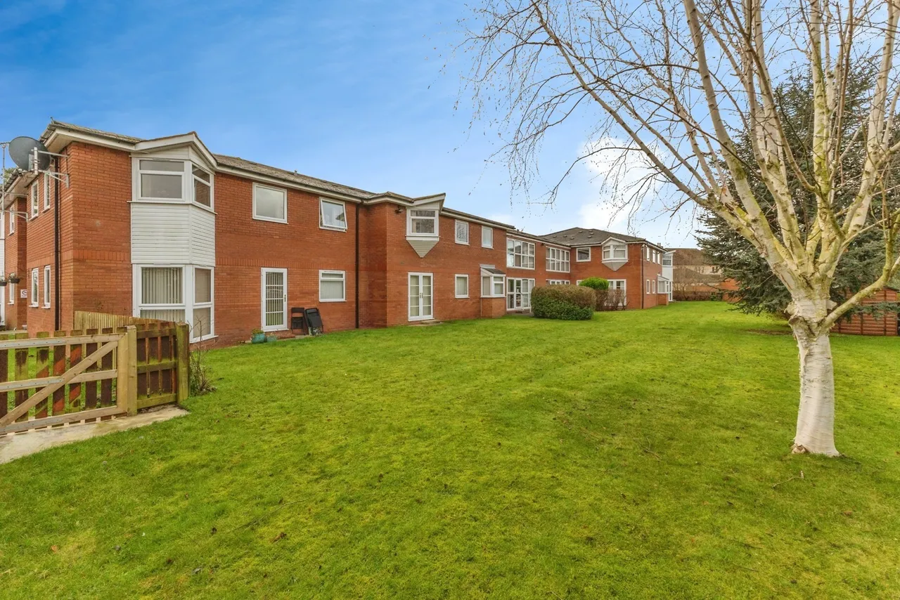 Wycliffe Court, Yarm, Durham, TS15, photo 13