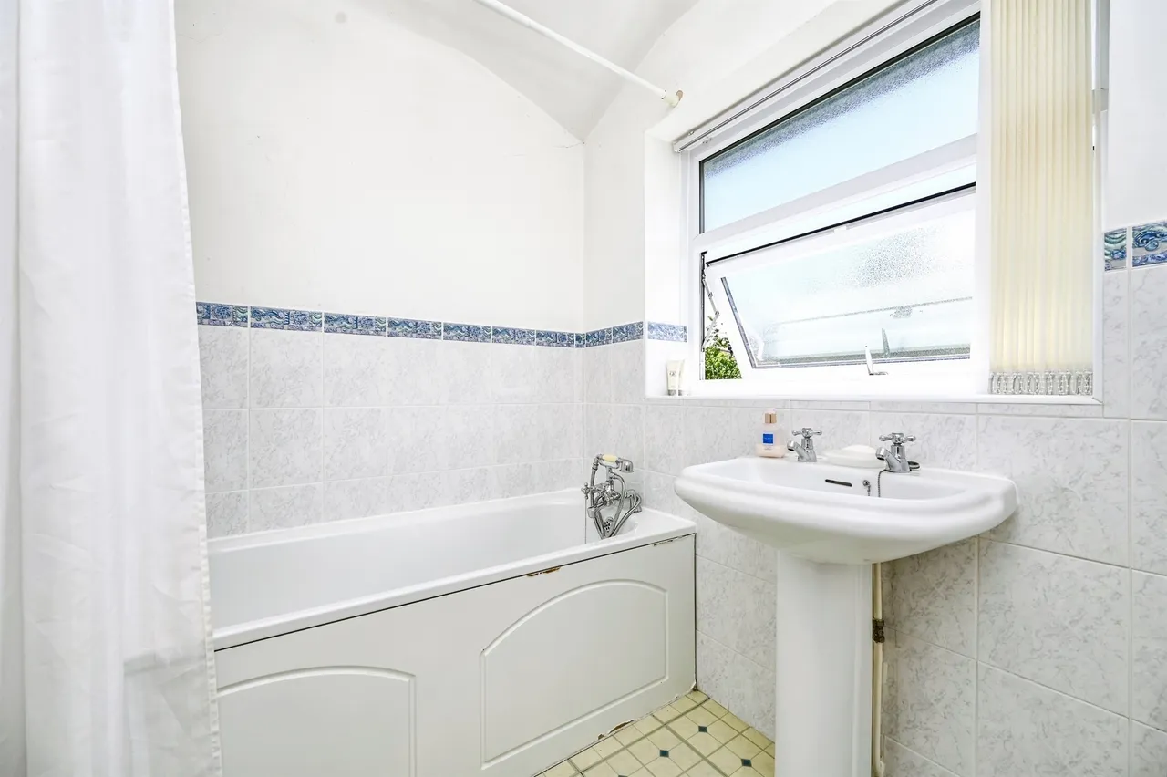 Ashton Drive, Liverpool, L25, photo 11