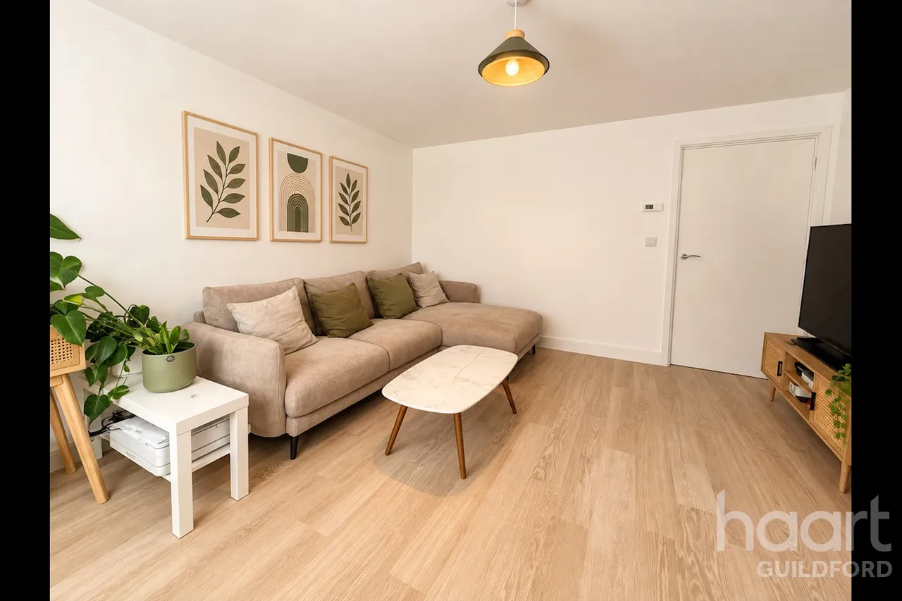 Yew Close, Leatherhead, KT24, photo 5