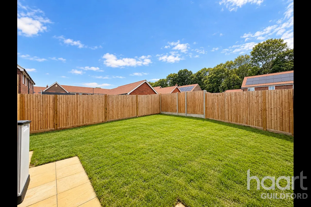 Yew Close, Leatherhead, KT24, photo 12