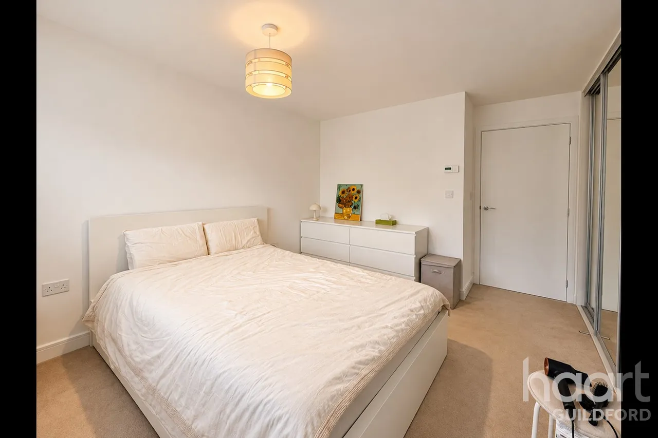 Yew Close, Leatherhead, KT24, photo 10