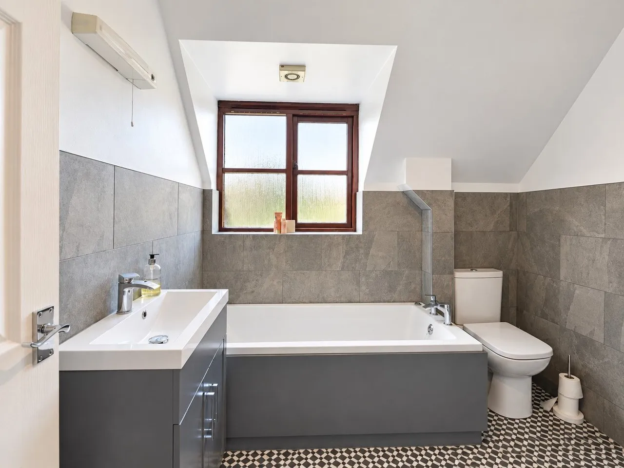 Clifden Road, Worminghall, photo 17