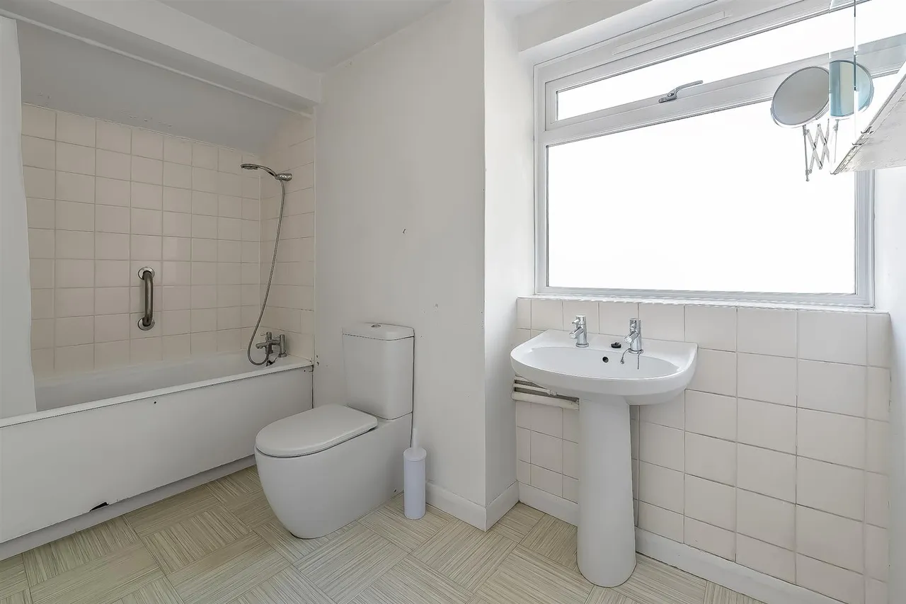 Fox Lane, Little Bookham, KT23, photo 7
