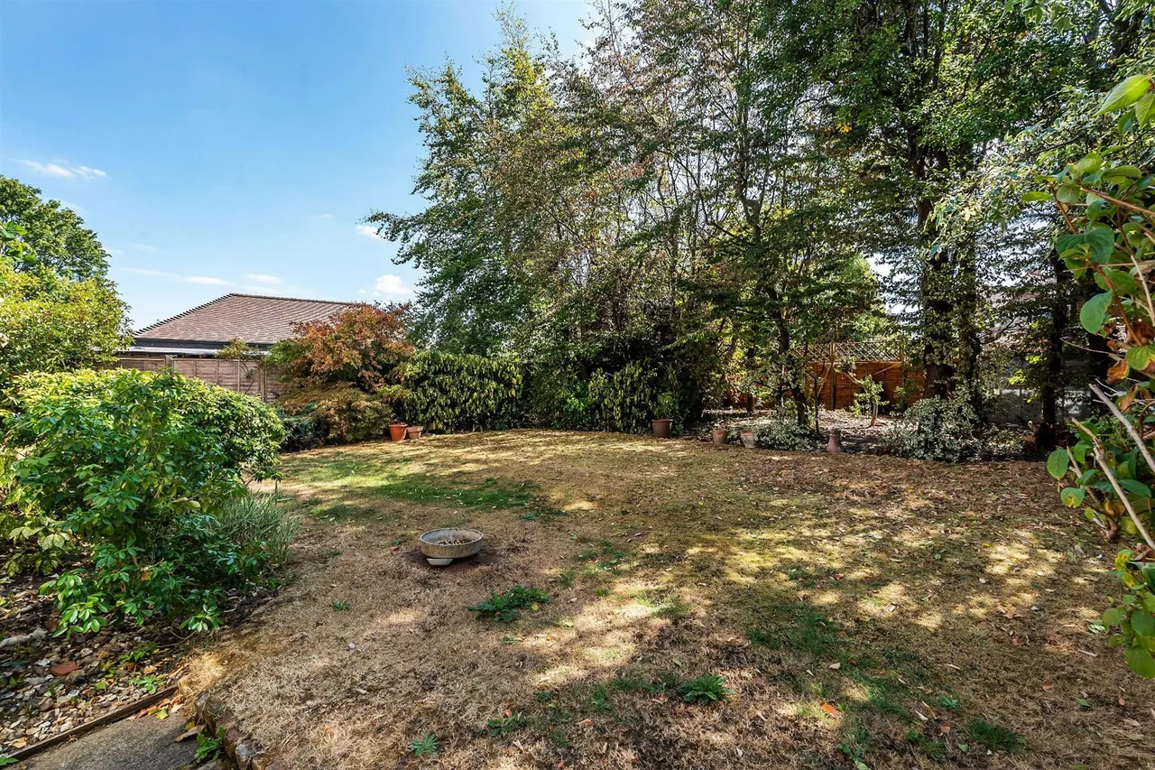 Fox Lane, Little Bookham, KT23, photo 8