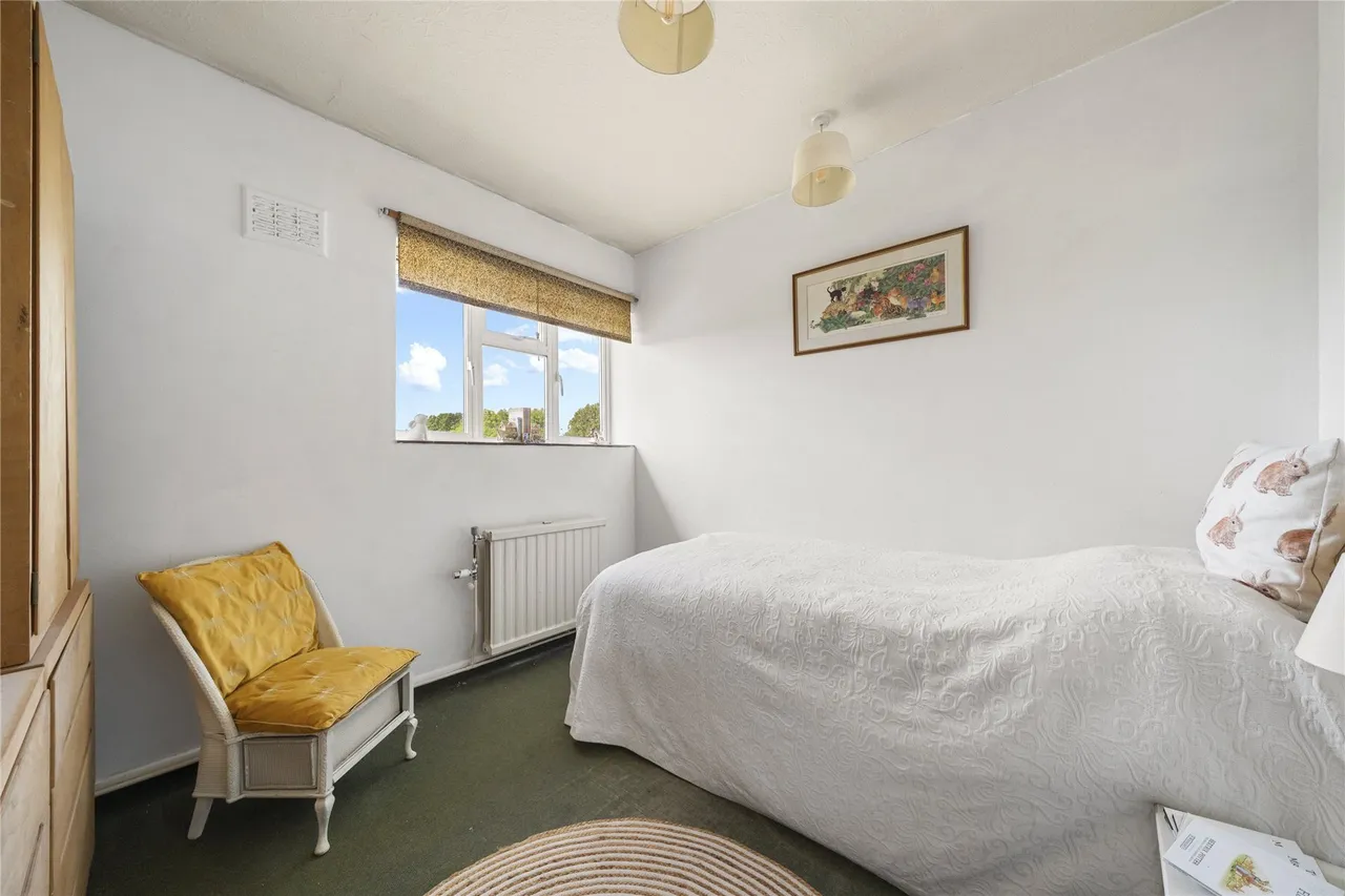 Gordon Road, Claygate, Esher, Surrey, KT10, photo 9