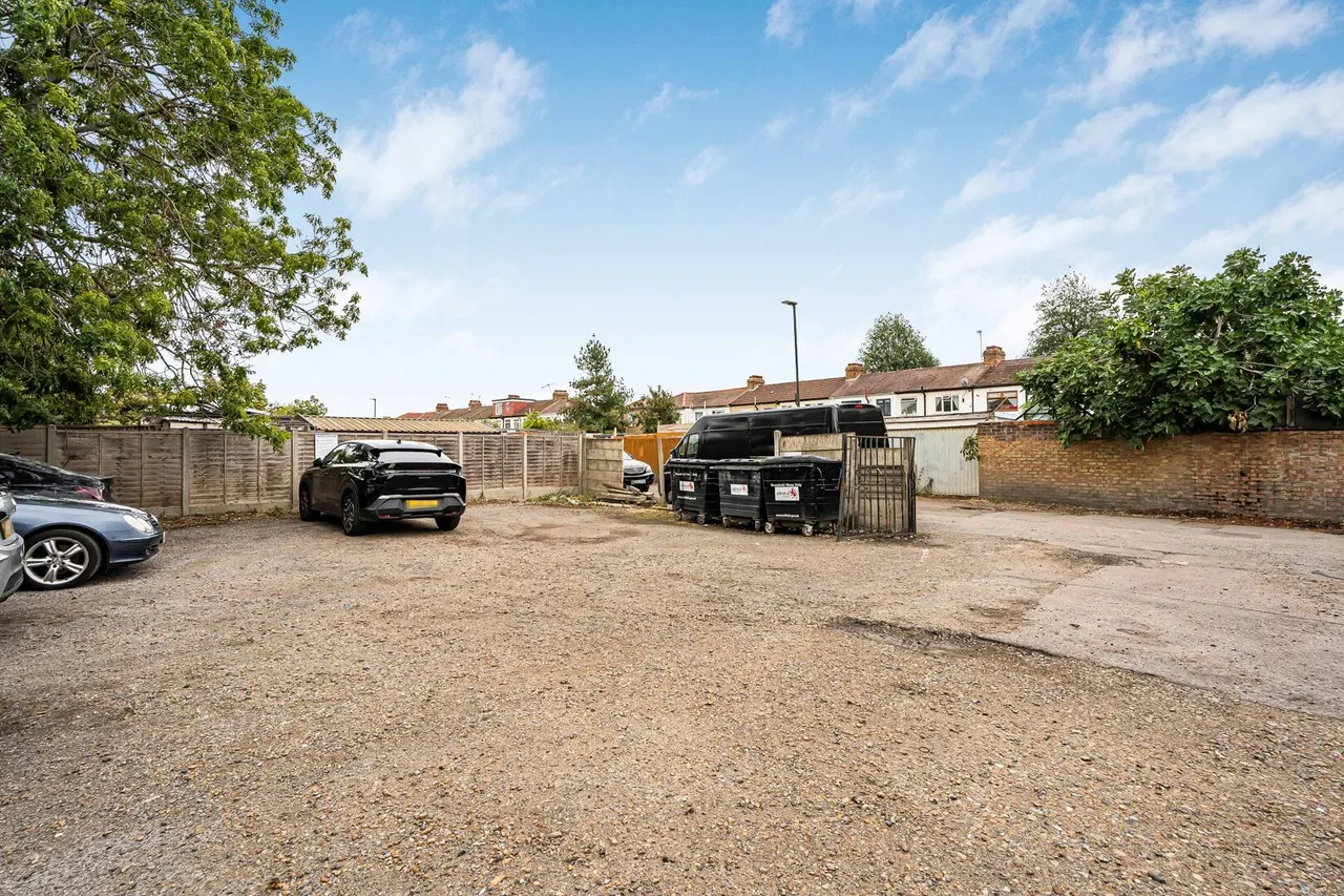 Nags Head Road, Enfield, EN3, photo 13