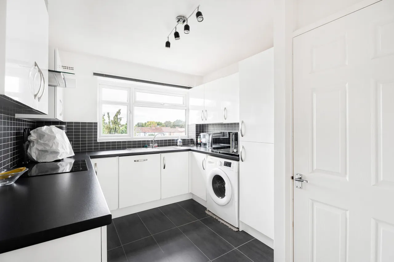 Nags Head Road, Enfield, EN3, photo 3