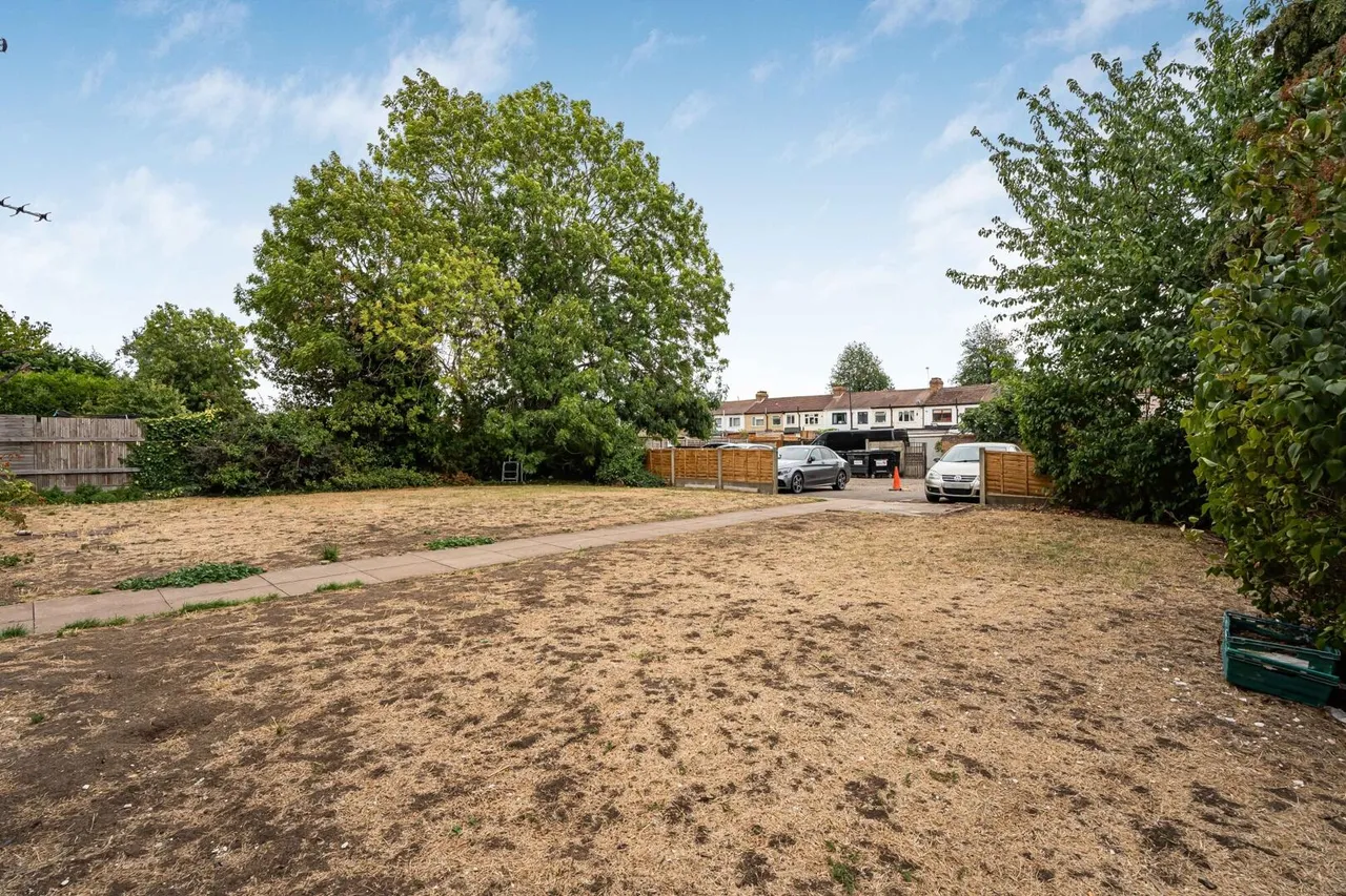 Nags Head Road, Enfield, EN3, photo 12