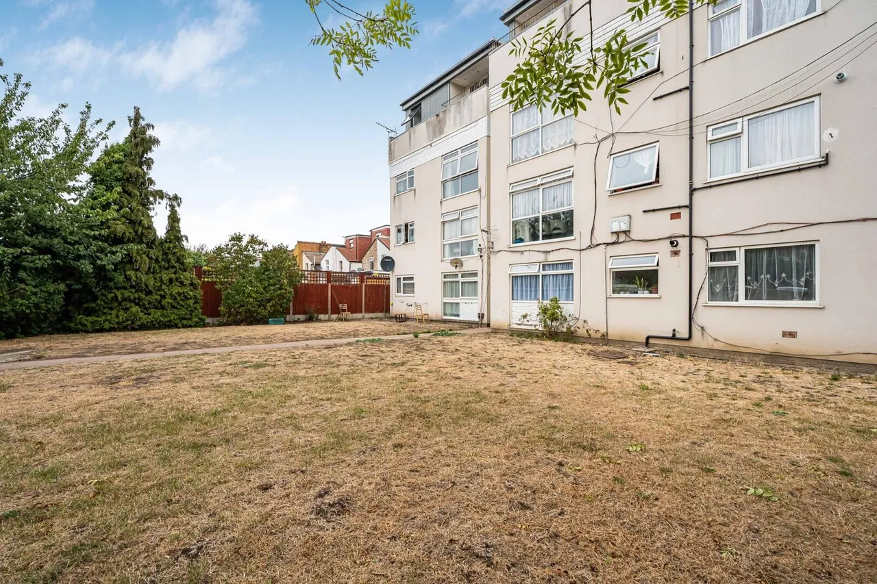 Nags Head Road, Enfield, EN3, photo 16