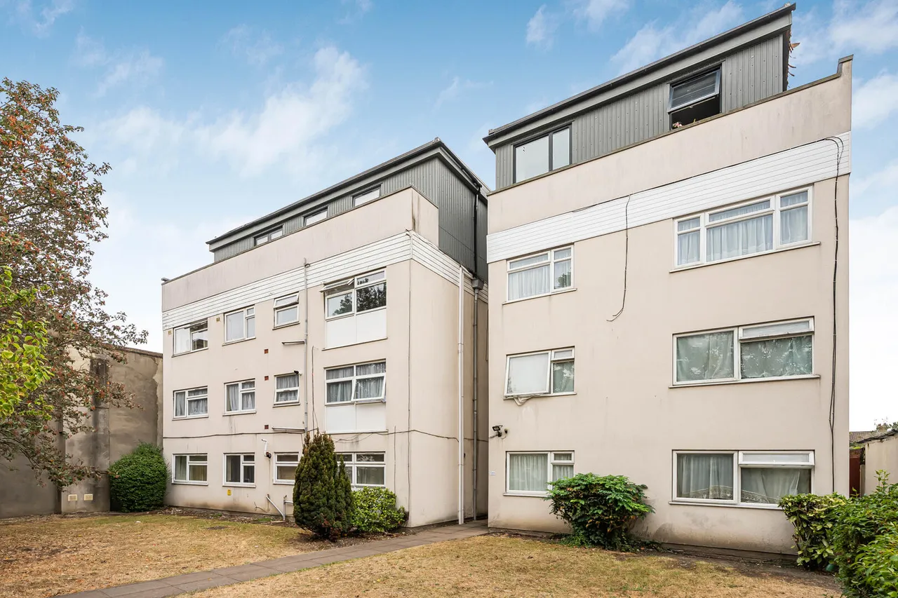 2 bed flat for sale, Nags Head Road, Enfield, EN3