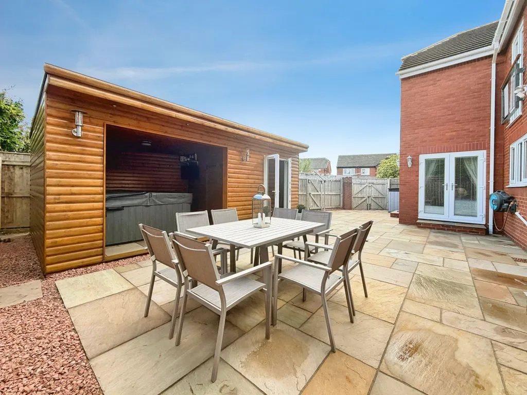 Whitley Bay NE25 9YG, NE25, photo 31